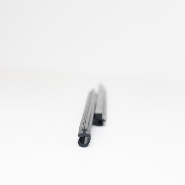 Akhtam al Anabib Albilastikiat Almuqawat Bialzujaj